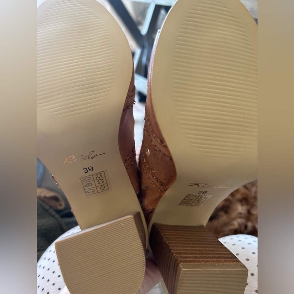 NWT Rebel block heel shoes - Picture 5 of 7